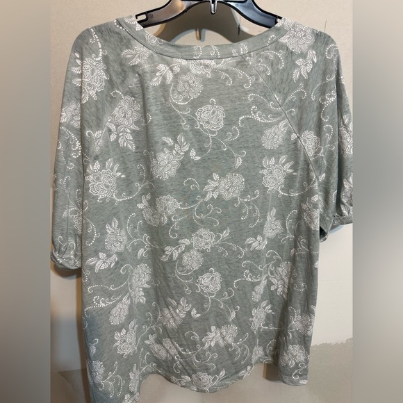 C&C California Women's Light Gray Floral Blouse - Picture 5 of 5